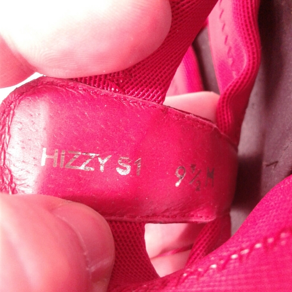 Donald J Pliner HIzzy Croc Embossed Slide Sandal - Picture 8 of 8